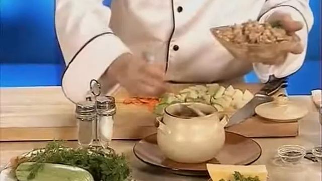 Мясо в горшочке