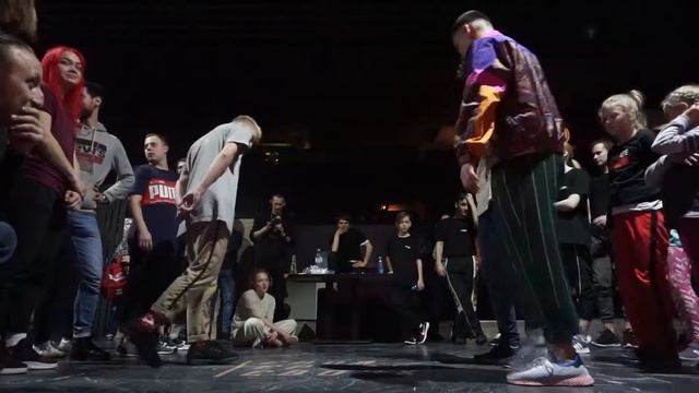 Keen VS Aksy 1/8 смотреть онлайн