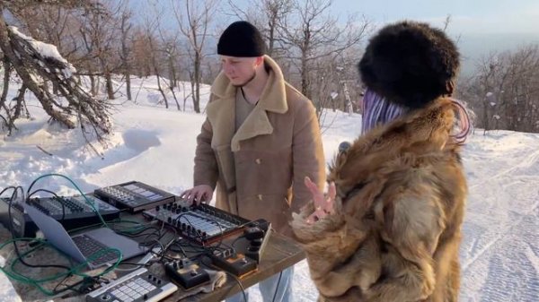 Lilova - Uhodi (live)