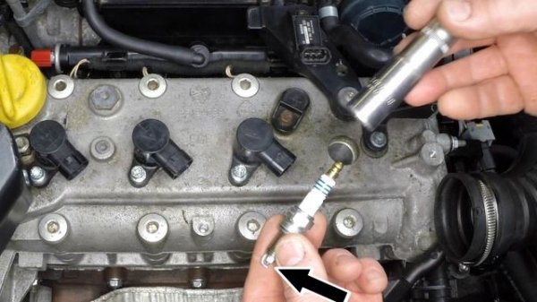 How to replace the spark plugs on the Fiat Grande Punto 2006 to 2015