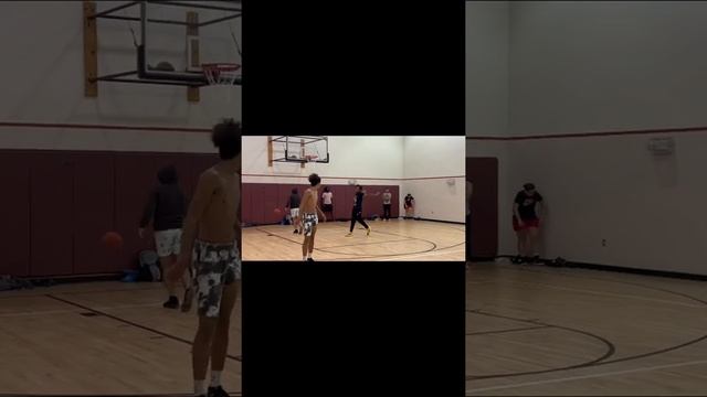 LA FITNESS TAKEOVER !pt 3 I DONT MISS #ballislife #shortsfeed #basketball #games #shor смотреть онлайн