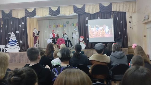 31 декабря укоашения Ëлки смотреть онлайн