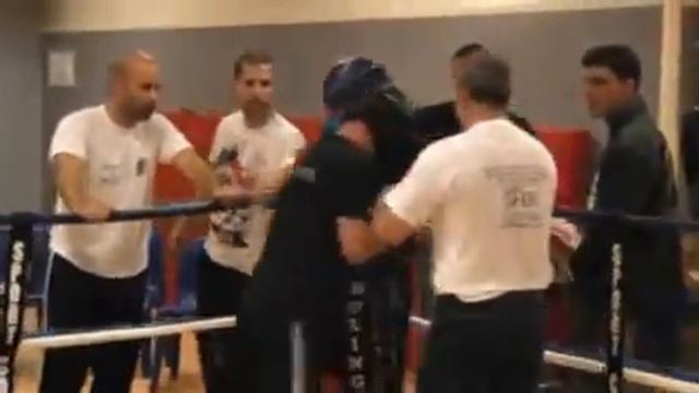 Boxe Eric.wmv смотреть онлайн