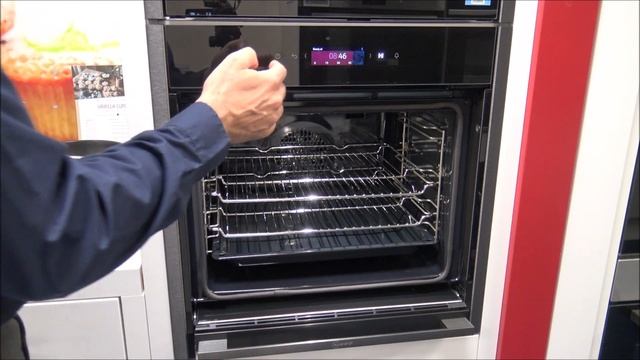 Neff B54CR71GOB Single Oven With Pyrolytic Cleaning