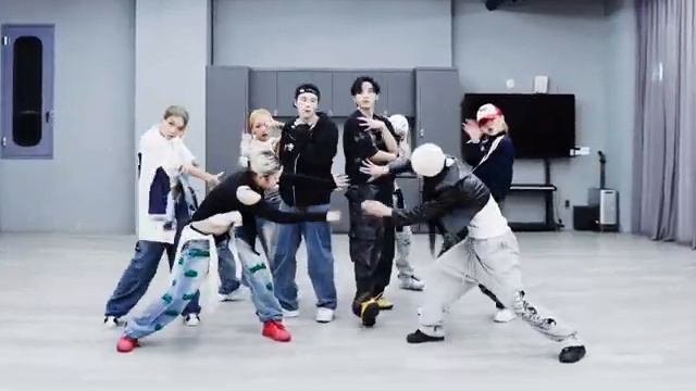 [MIRROR] THE BOYZ - HONEY DANCE PRACTICE