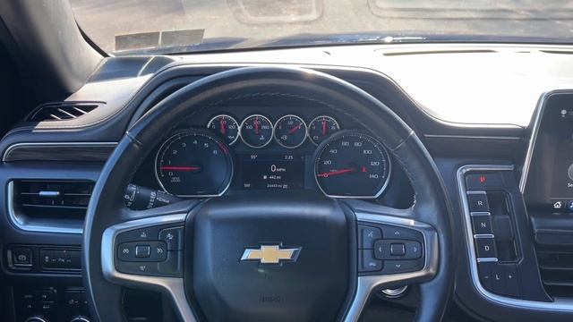 2021 Chevrolet Suburban LT смотреть онлайн