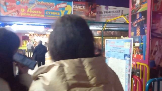 Пошли искать игры для внуков. смотреть онлайн