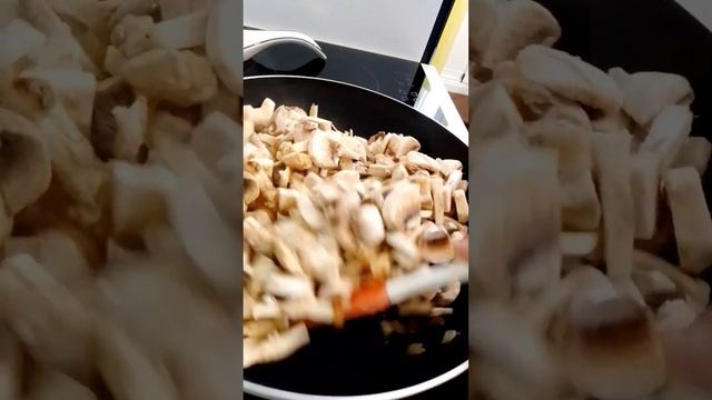 #пицца ???#минипица с куриным филе, грибами и сыром моцареллой#выпечка #PIZZA#пирог#простойрецепт # смотреть онлайн