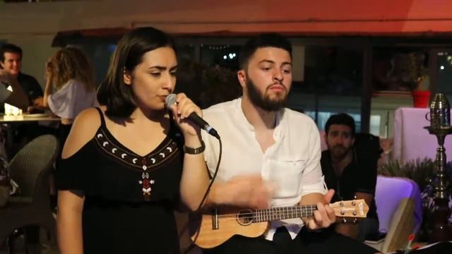 Bad Moon Rising - 2 and a Uke (live at NAAR) смотреть онлайн