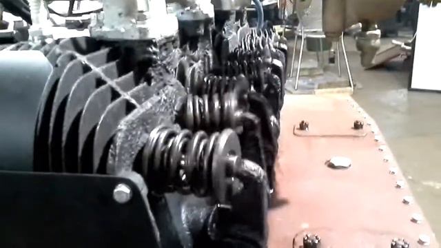 Запуск двигателя от танка Т-26 смотреть онлайн