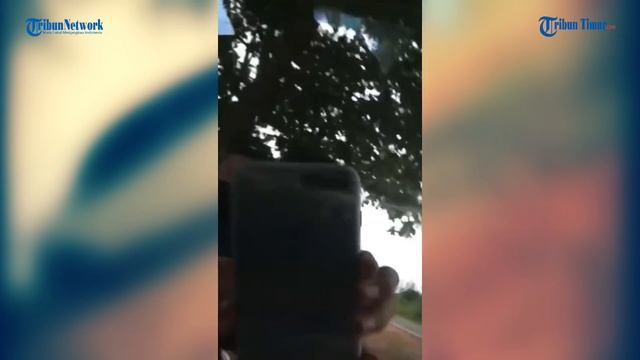 VIRAL Video Dua ASN Kepergok Mesum di Dalam Mobil, Kabur sambil Telanjang смотреть онлайн