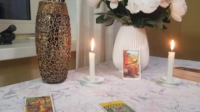ПОГАДАТЬ НА КРОЛЯ ?:ЧУВСТВА/ ДЕЙСТВИЯ/ ИТОГ #гадание #таро #чтождетвпереди #егочувства #гадание смотреть онлайн