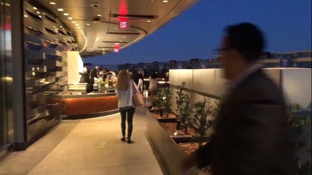 Самый высокий открытый бар в США. Город ангелов с высоты полета ангелов. смотреть онлайн