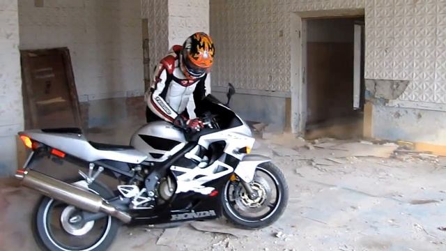я и HONDA затеяли уборку г Карталы.MOV смотреть онлайн