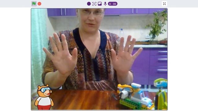 #Уроки Скретч для детей: управление машинкой с помощью МО и 2х карточек смотреть онлайн