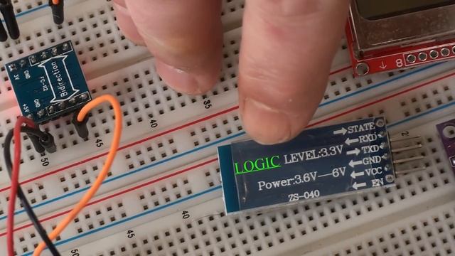 Using a Logic Level Converter to connect 3.3V modules safely to an Arduino смотреть онлайн