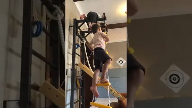 Бокс в домашних условиях. ОФП и координация. Уроки бокса для детей. Тренер по боксу смотреть онлайн