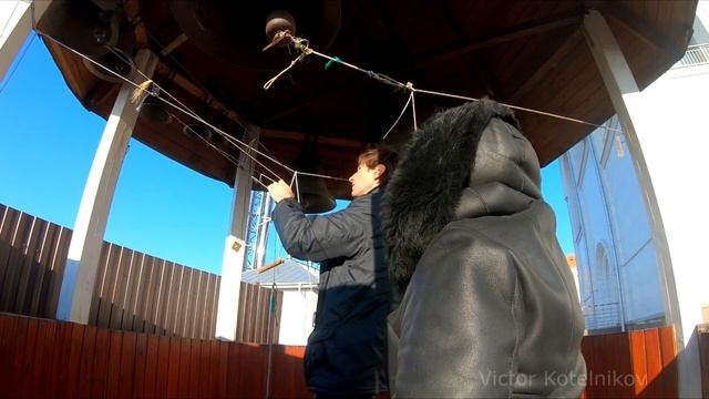 Колокольный звон в храме Михаила Архангела в Путилково смотреть онлайн