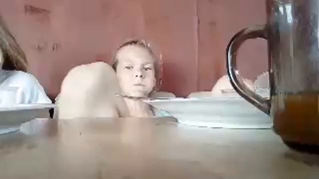 Едим роллы