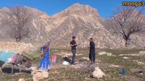 Nomadic family: Nomadic life in the mountains of Iran