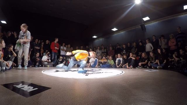 МАТИНА (DOMINANT CREW) vs DAN FOX | FINAL | GORKY BATTLE 8 | НИЖНИЙ НОВГОРОД | 2016 смотреть онлайн