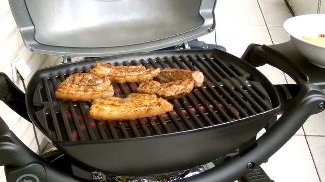Barbacoa Weber Q1400 eléctrica смотреть онлайн