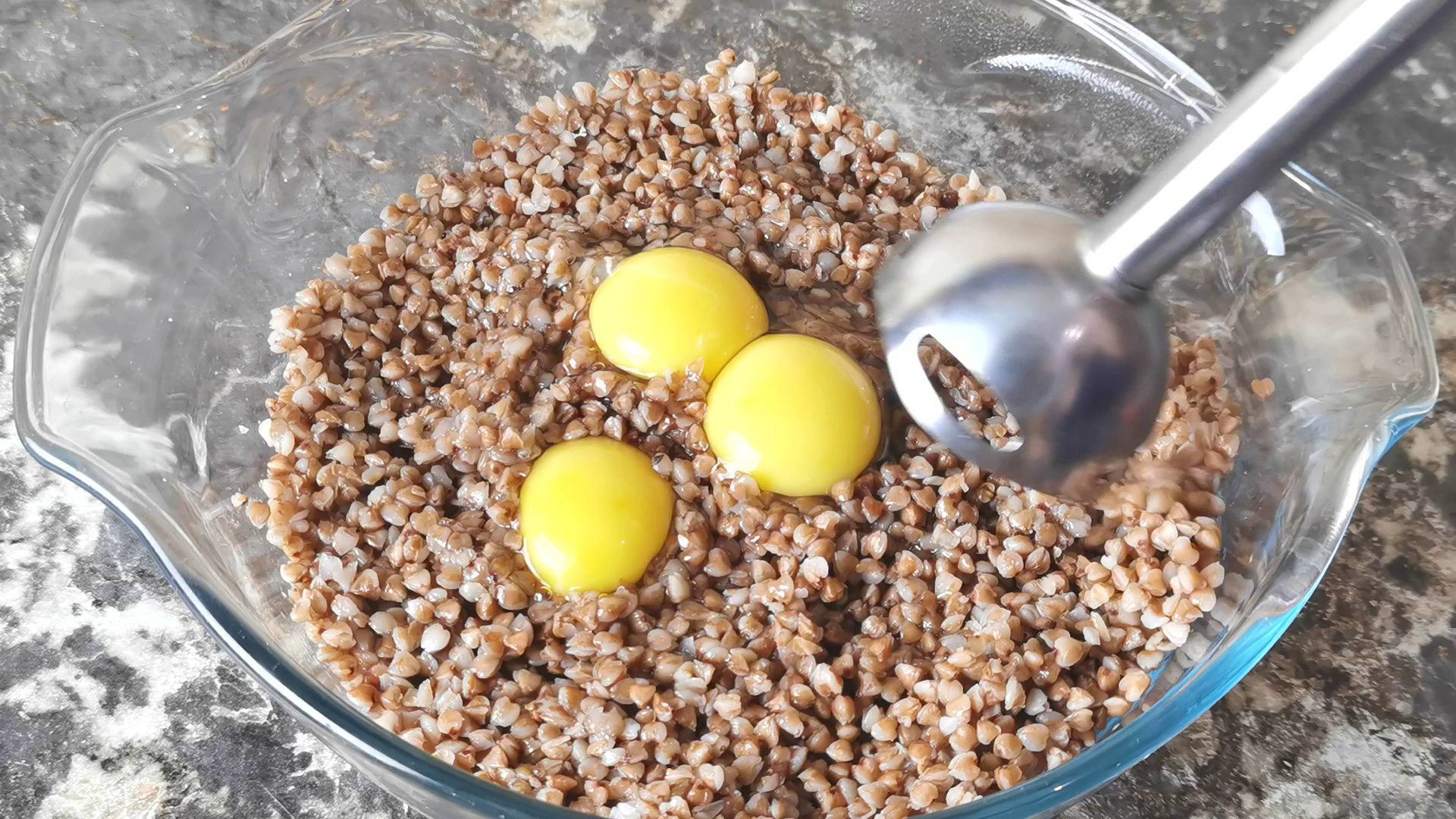 ВЗБИВАЙТЕ ГРЕЧКУ С ЯЙЦАМИ ❗ Бабушка научила/КОГДА ДЕНЕГ НЕТ,А ДО ЗАРПЛАТЫ ДАЛЕКО!А КОРМИТЬ НАДО ВСЕХ смотреть онлайн