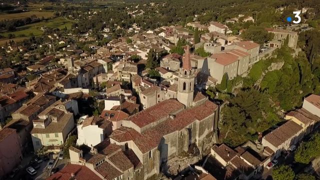 La Cadière-d'Azur vue du ciel : superbe village ! смотреть онлайн