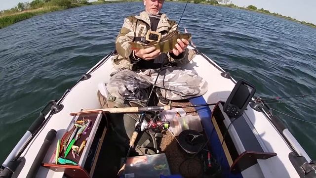 Первые пробы эхолота на незнакомом водоёме. Рыбалка на спиннинг в Беларуси. смотреть онлайн