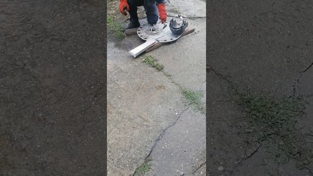 Сварка фланца на люк. смотреть онлайн