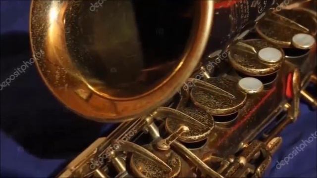 ПОЕТ И ПЛАЧЕТ  СТАРЫЙ САКСОФОН..   музыка и исполнение Александр Сумин