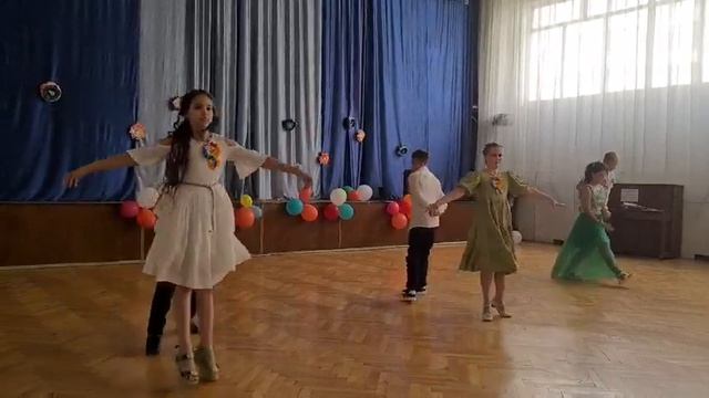 Випускний вальс 4 клас