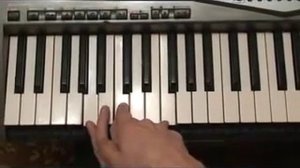 Видеоурок на синтезаторе Луч солнца золотого