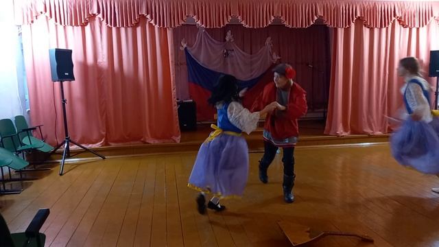 Танец "В роще пел соловушка ". смотреть онлайн