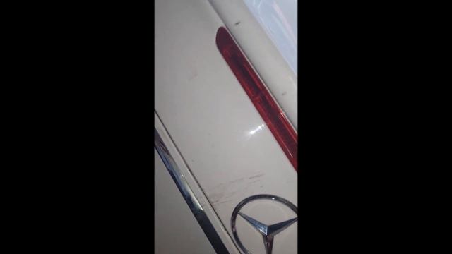 как снять стоп сигнал с крышки богажника на Мерседес бенз CL600
