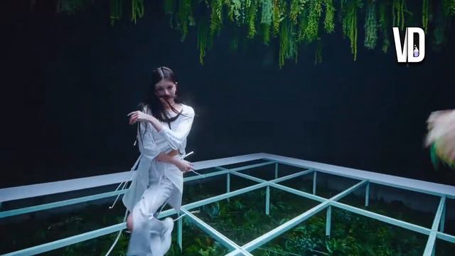 EVERGLOW – First [ RUS SUB ] ( РУС САБ ) Перевод на русский смотреть онлайн