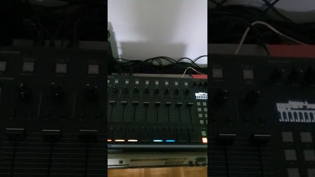 Isla S2400 Beat 8 Boom Bap смотреть онлайн