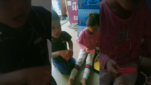 Занятия моих детей дома #short #myfamilyactivities #shortvideo смотреть онлайн