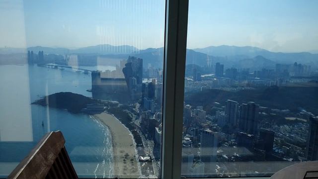 카페 ▶ SUB] 부산 해운대 카페 베스트 3, 오션뷰에 한적한곳 2층 스타벅스, 세계에서 가장 높은 스타벅스 , 옵스 베이커리 카페, 가성비 저렴한 오션뷰 카페 뷰맛집 смотреть онлайн