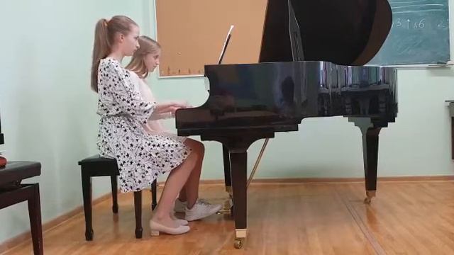 Воробьева Д , Куковерова А , Р Шуберт ВЕЧЕРНЯЯ СЕРЕНАДА, Р Шуберт ПОЛОНЕЗ смотреть онлайн