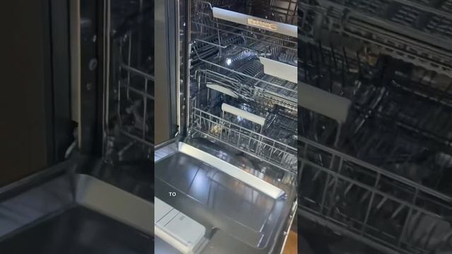 Дверца с жёстким креплением и слайдерным в посудомойке. В чем разница? смотреть онлайн