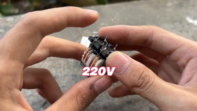 How To Turn A DIODE And MOSFET Into A Powerful 220V INVERTER