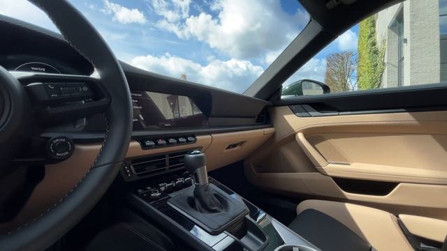 Porsche 992 GT3 Touring - PTS Brewster Green over Porsche Exclusive Mojave Beige смотреть онлайн