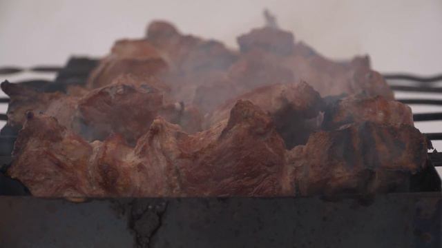 Зимняя рыбалка в 17 км от Москвы. Пробуем поймать щуку и форель! смотреть онлайн