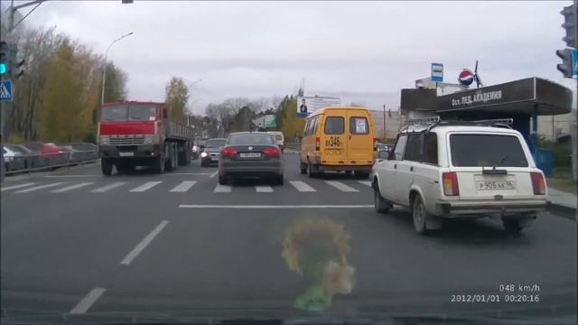 Сложили друг другу зеркала))) смотреть онлайн