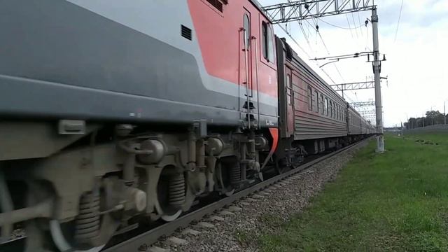 Электровоз ЭП2К-358 с поездом №082И Москва- Улан-Удэ, пл. Вешняки. смотреть онлайн