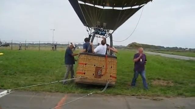 Maastricht Airport (near Hilleshagen) смотреть онлайн