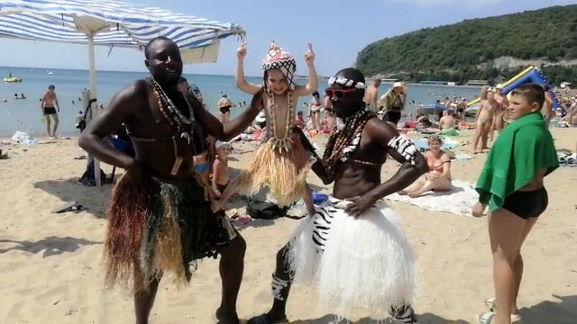 Негры на пляже в Джубге смотреть онлайн