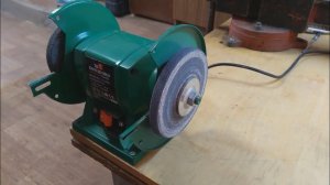 Как быстро заточить кухонный нож на точиле? Заточка ножа на бруске, камне. Точим быстро и без суеты.