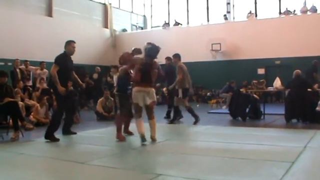 Yanis Philibert Round 2 - 1-2 finale Coupe de Noel 11-12-11 phenix muaythai смотреть онлайн